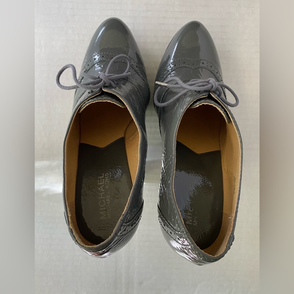 Micheal Micheal Kors grey patent leather lace up platform spectators - Picture 9 of 15